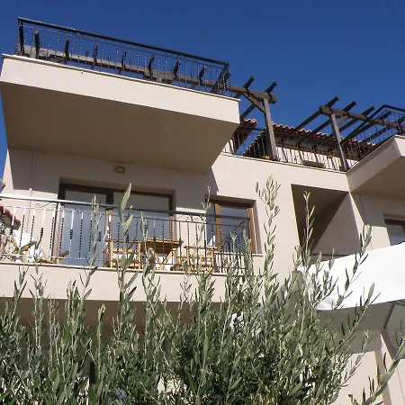 Koumaros Lejlighedshotel 2*