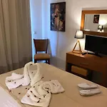 Ξενοδοχείο με διαμερίσματα Koumaros