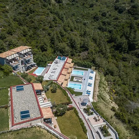 Koumaros Aparthotel 2*