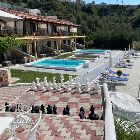 Koumaros Aparthotel