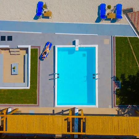 Koumaros Aparthotel 2*