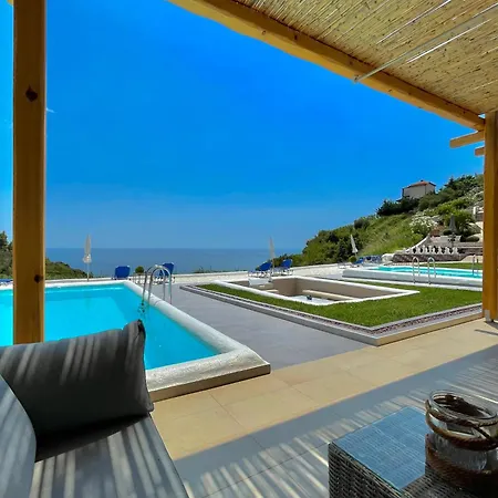 Koumaros Aparthotel 2* Agia Paraskevi (Kassandra)