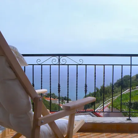 Koumaros Aparthotel 2*
