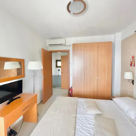 Koumaros Aparthotel Agia Paraskevi (Kassandra)