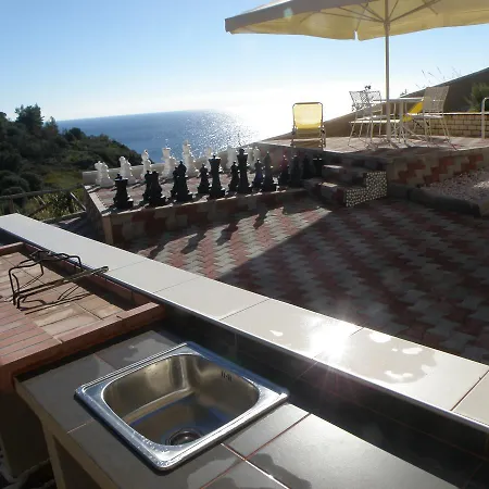 Koumaros Aparthotel 2*