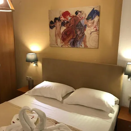 Koumaros 圣帕拉斯凯维