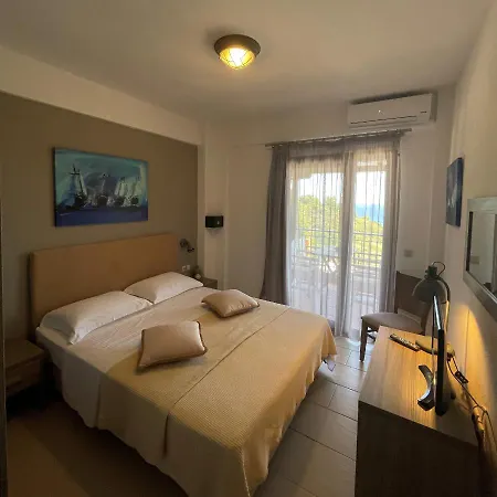 Koumaros Apart Otel Aya Paraskevi