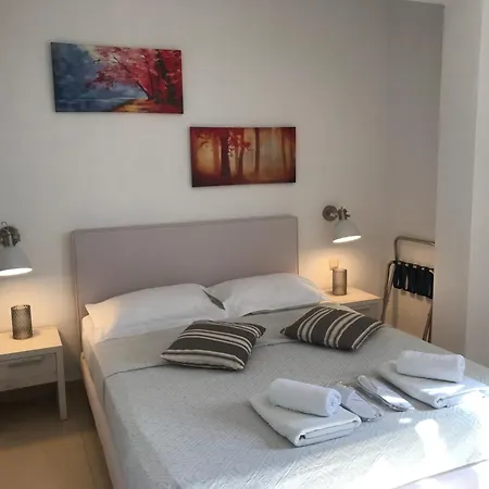 Koumaros Apart Otel Aya Paraskevi