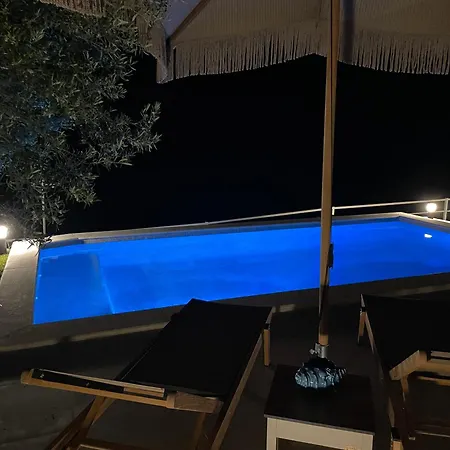 Apartmanhotel Koumaros Ajía Paraszkeví