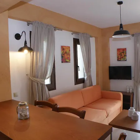 Koumaros Apart Otel