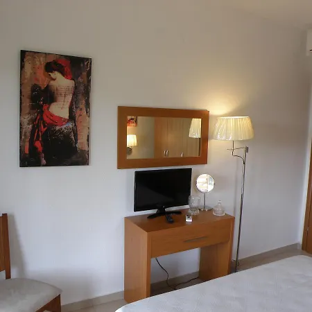Koumaros Apart Otel Aya Paraskevi