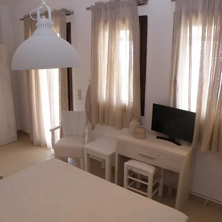 Koumaros Apart Otel 2*