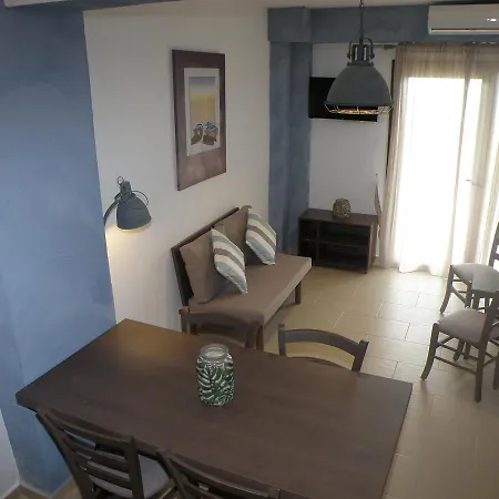 Koumaros Apart Otel 2*