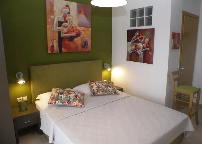 Koumaros Apart Otel Aya Paraskevi