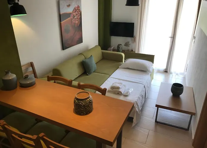 Apart Otel Koumaros 2*