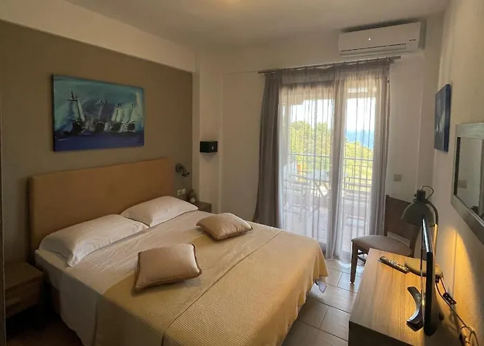 Koumaros Apart Otel Aya Paraskevi