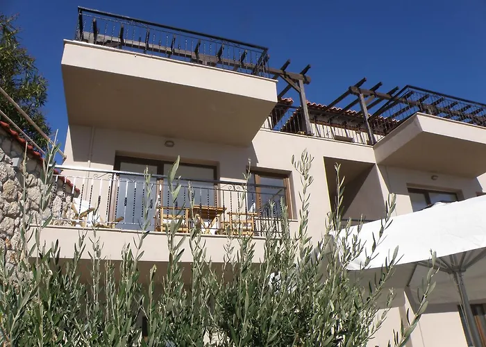 Koumaros Apart Otel 2*