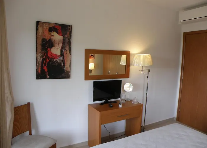 Koumaros Apart Otel Aya Paraskevi