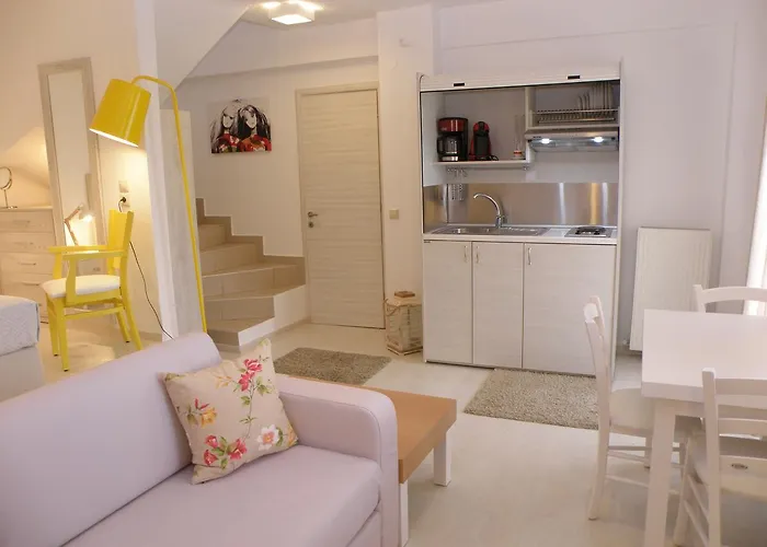 Koumaros Apart Otel Aya Paraskevi