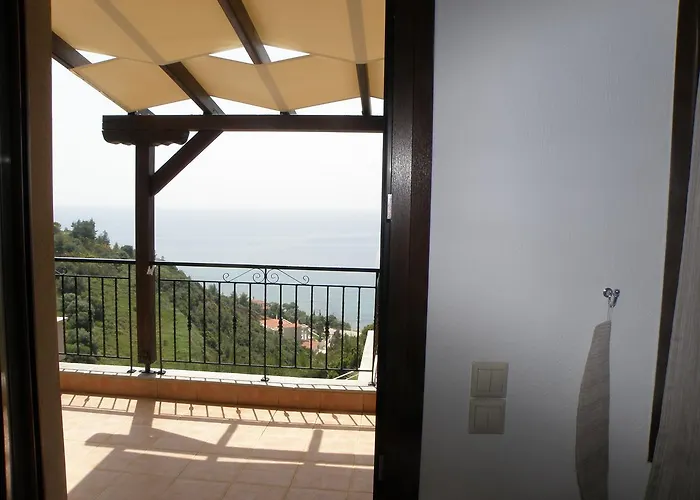 Koumaros Apart Otel 2*