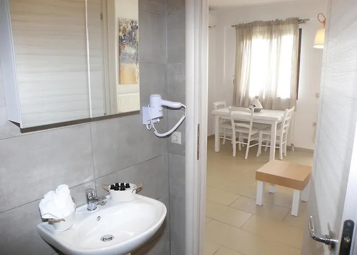 Apart Otel Koumaros 2*