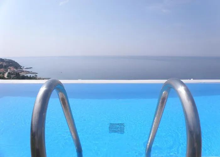 Apart Otel Koumaros 2*