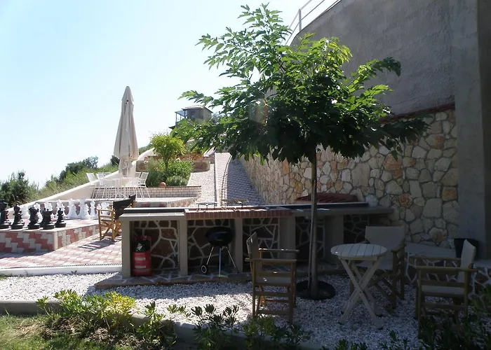 Koumaros אייה פרסקבי